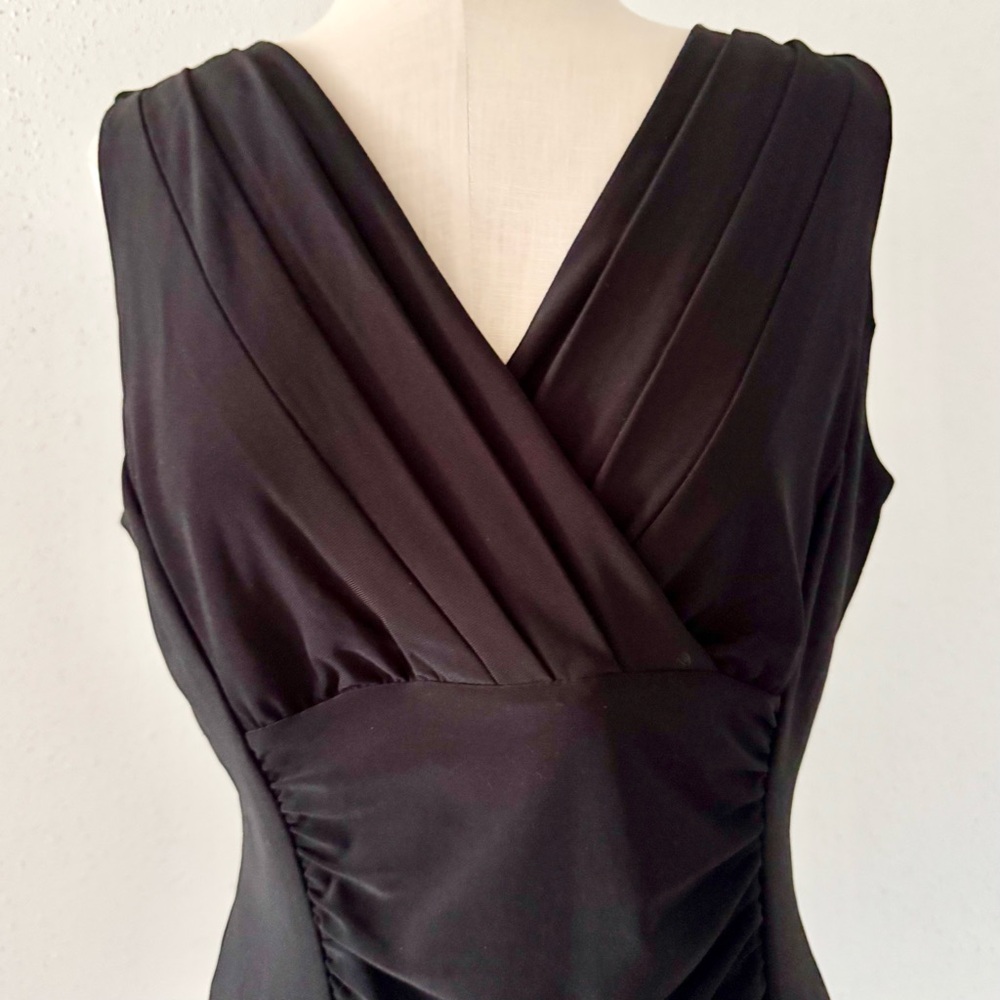 WHBM Pleated V-Neck Sleeveless Top with Ruched Front Black Women's Size Medium M - Picture 3 of 7